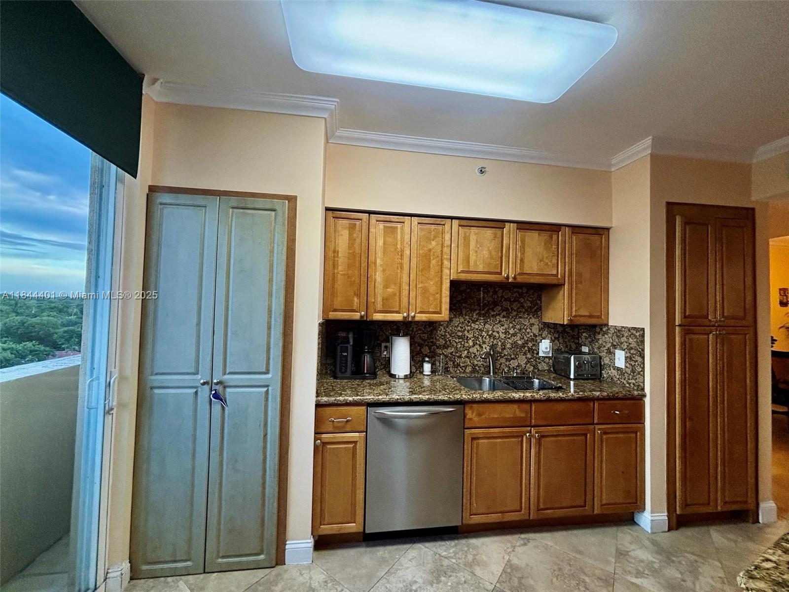 CATALONIA CONDO - Residential