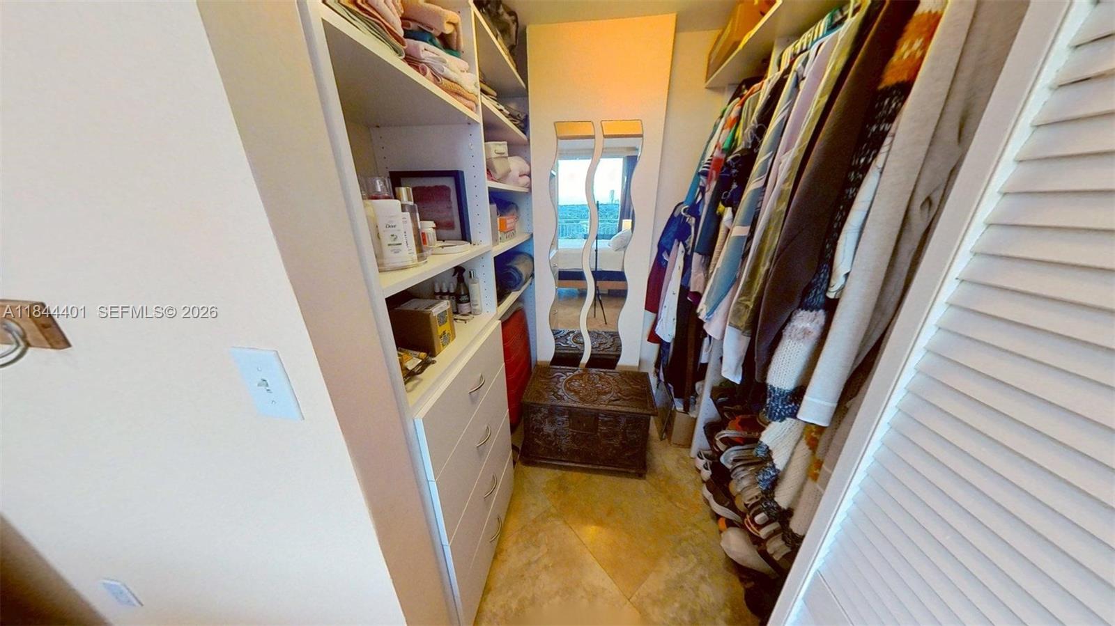 CATALONIA CONDO - Residential