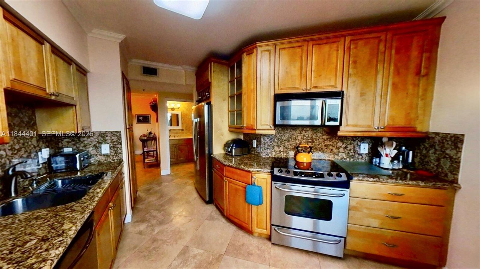 CATALONIA CONDO - Residential