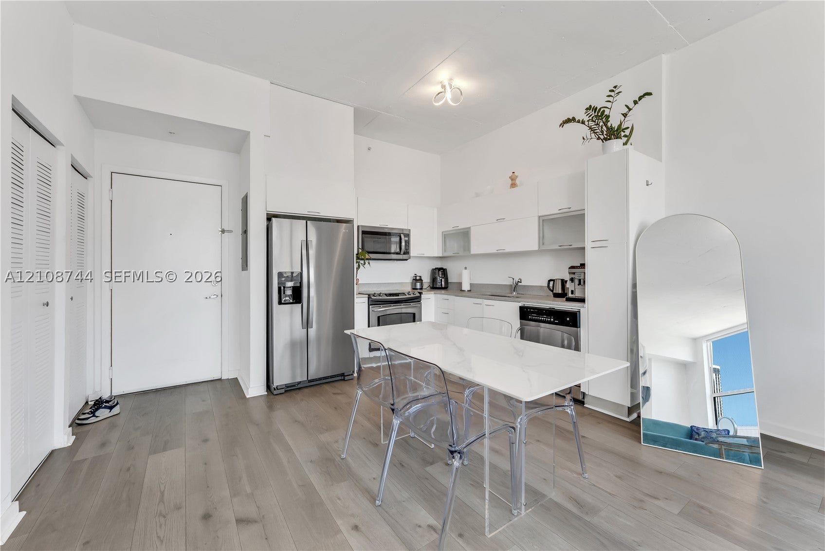 133 NE 2nd Ave 917