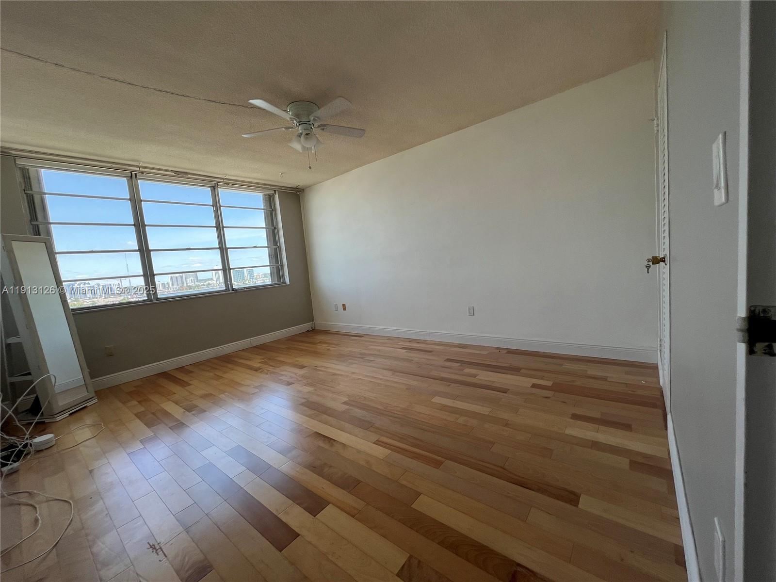 KENNEDY HOUSE CONDO - Residential