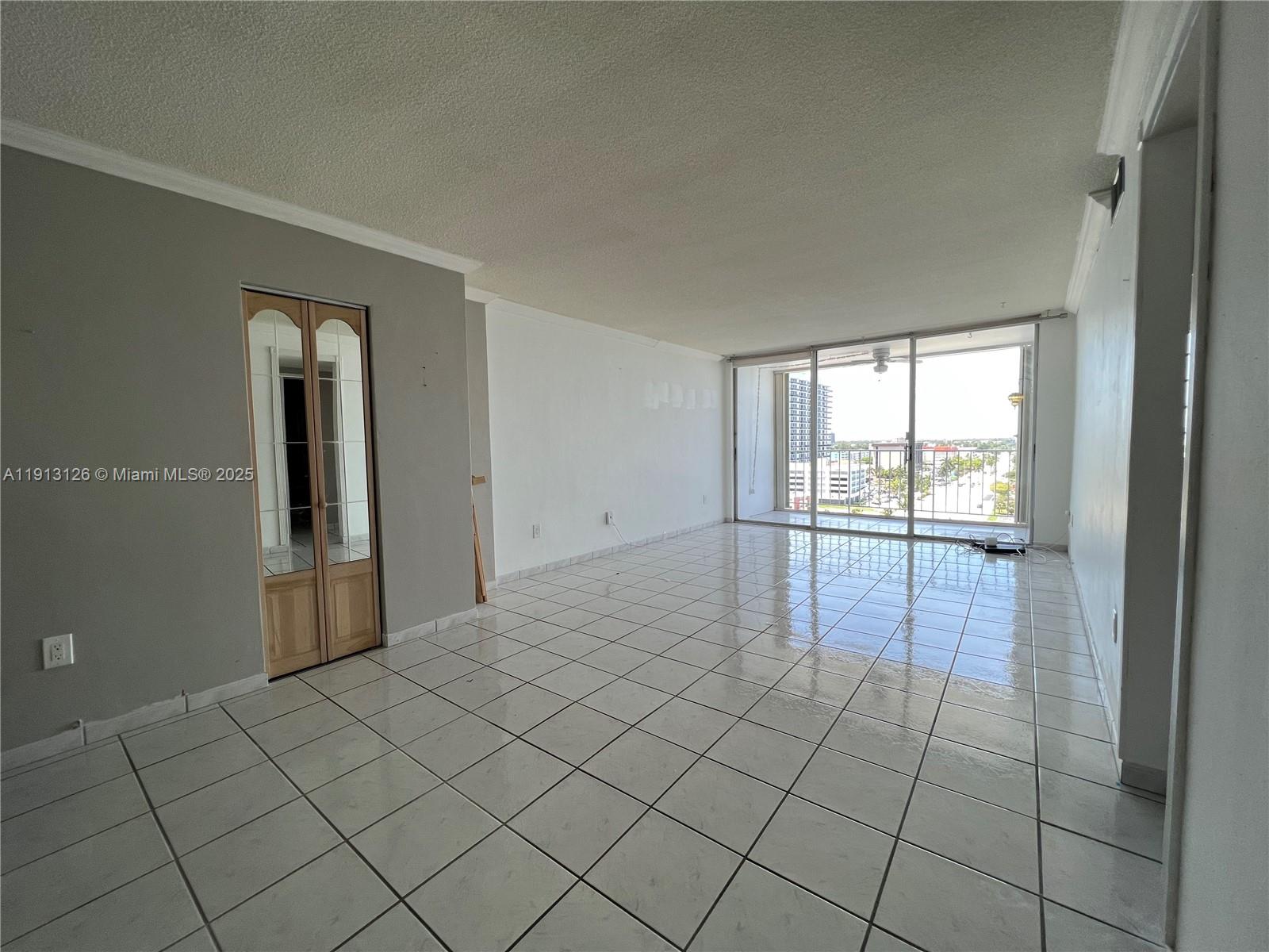 KENNEDY HOUSE CONDO - Residential