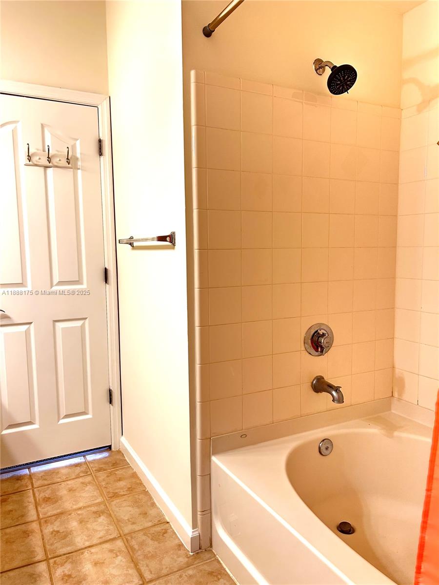 TIERRA VERDE AT DELRAY BE - Residential Lease