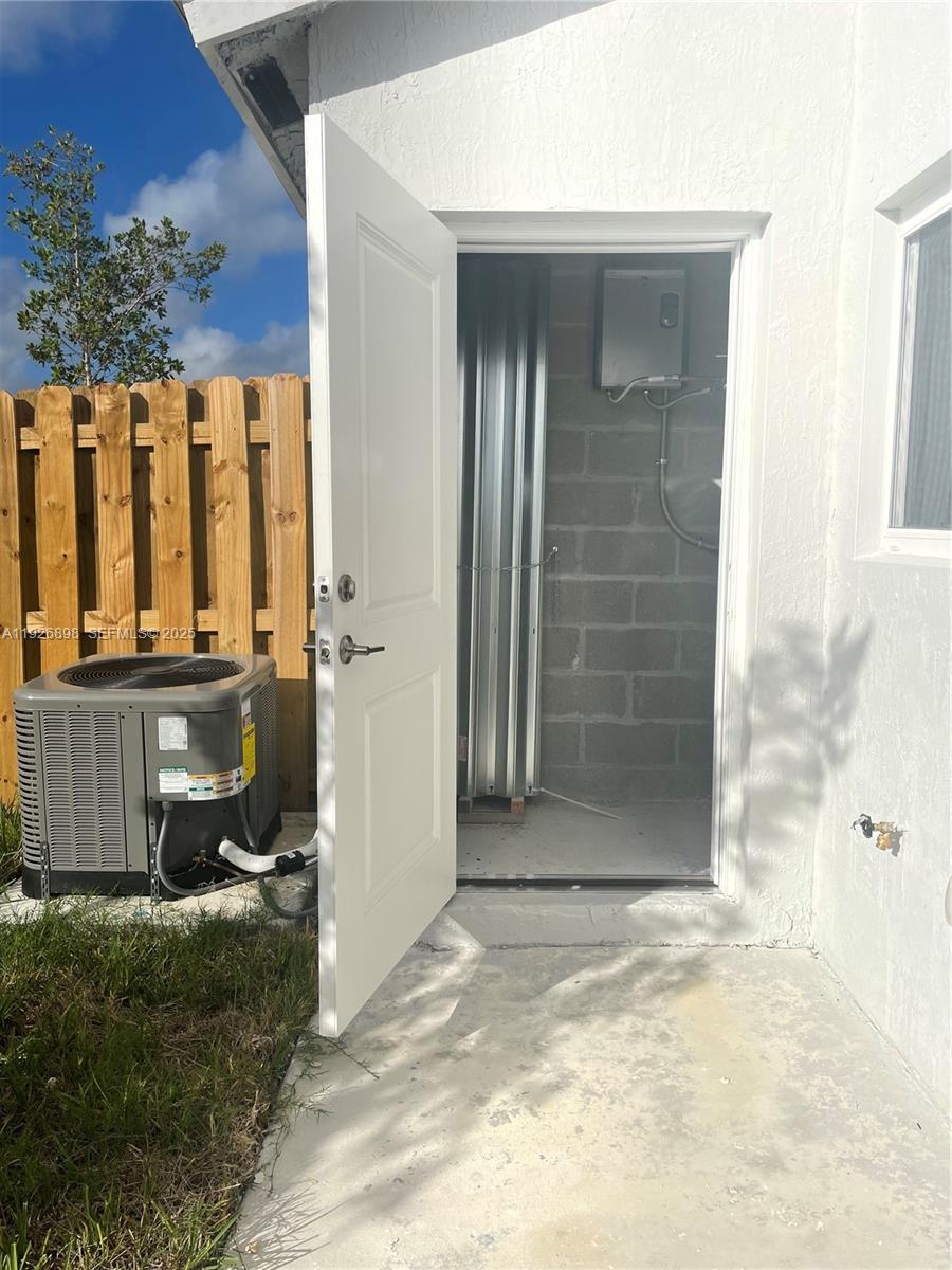 FOREST PARK VILLAS - Residential Lease