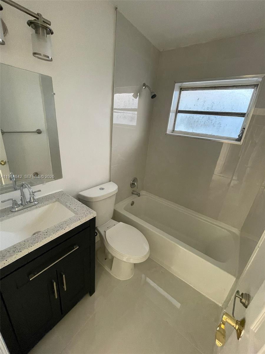 JOHN H MAX SUB RESUB - Residential Lease