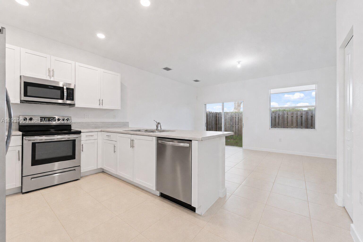 HOMESTEAD PARK OF COMMERC - Residential