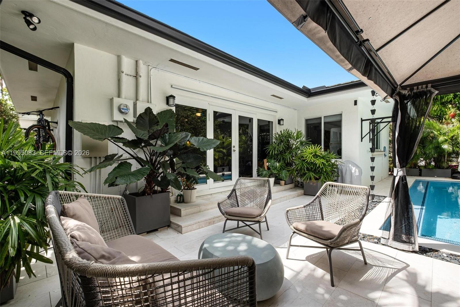 CORAL GABLES RIVIERA SEC - Residential