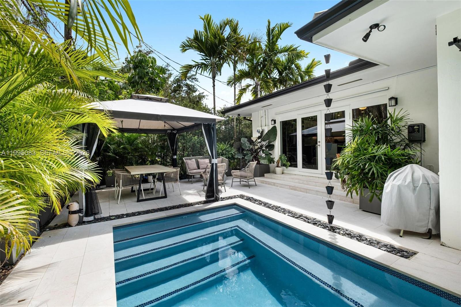 CORAL GABLES RIVIERA SEC - Residential