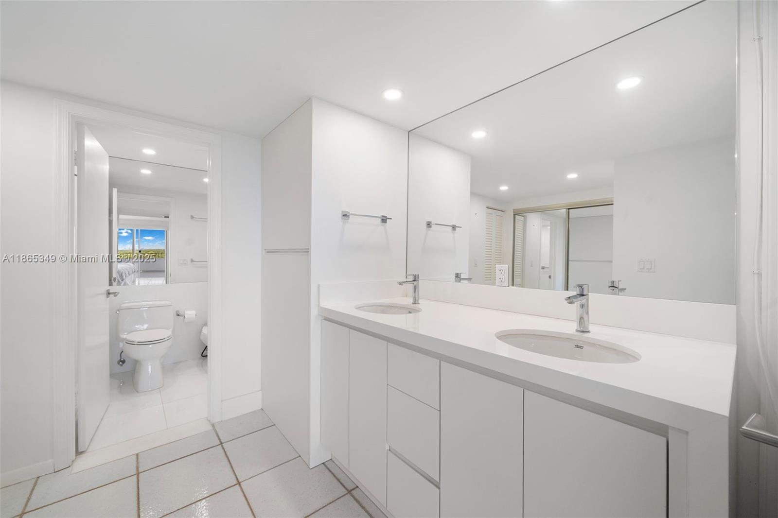 COMMODORE CLUB WEST CONDO - Residential