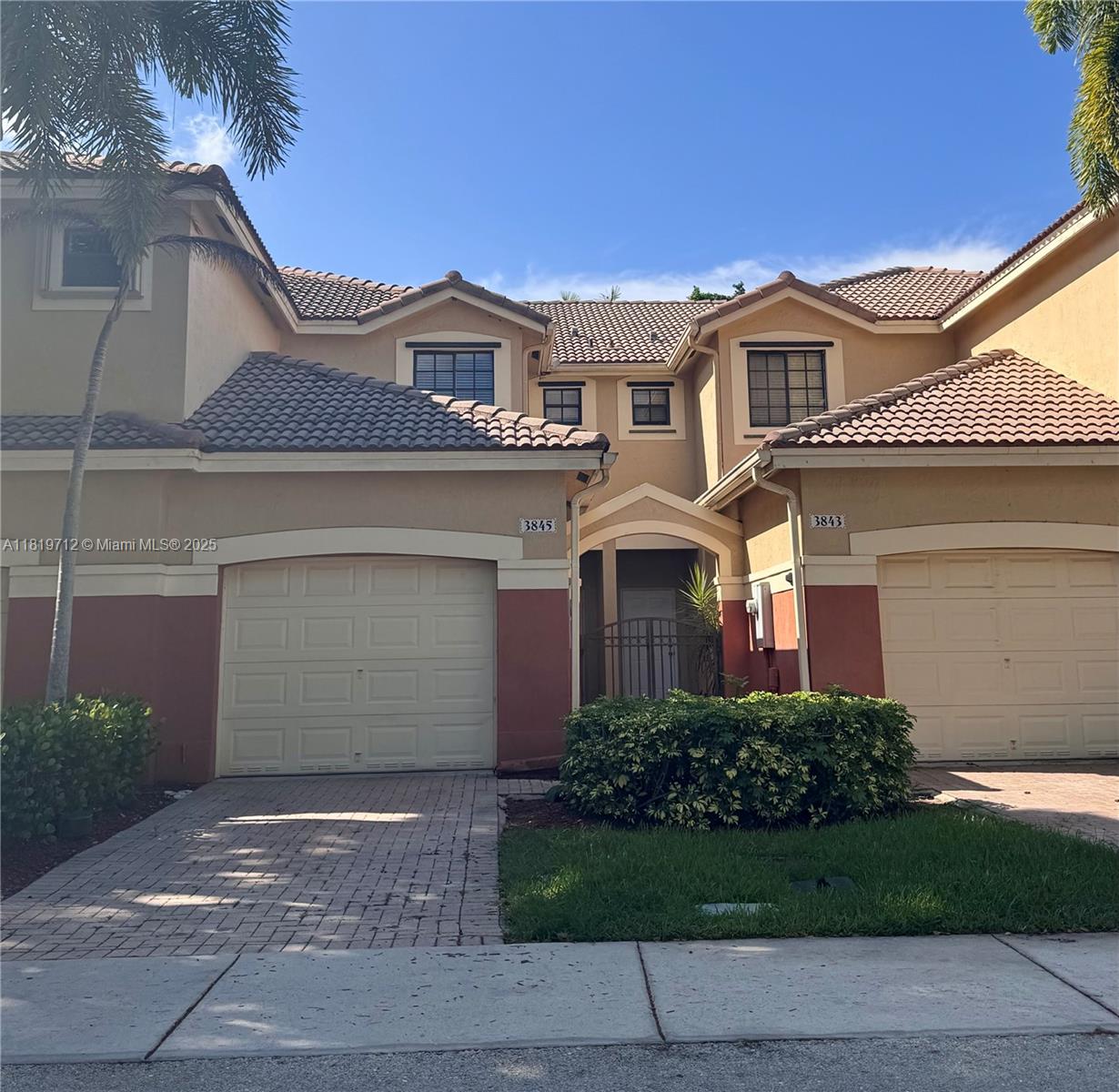 Rental Property at 3845 Tree Top Dr 3845, Weston, Broward County, Florida - Bedrooms: 2 
Bathrooms: 3  - $2,900 MO.