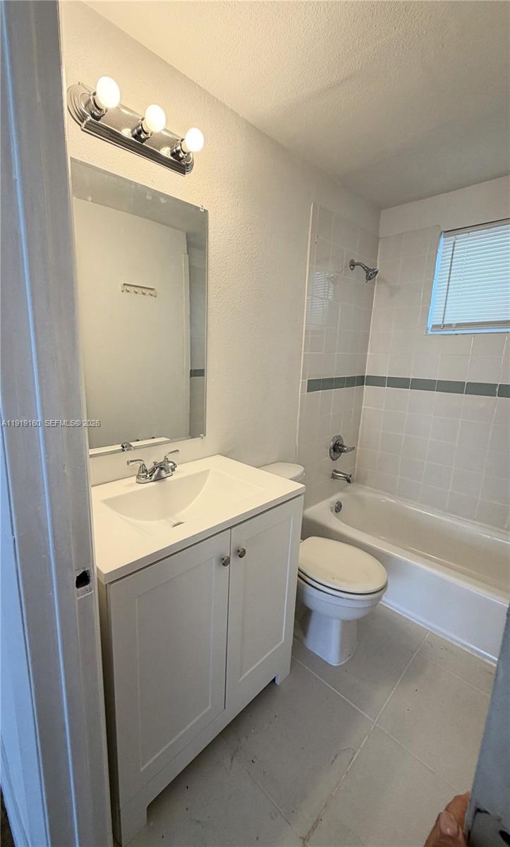 THE LOFTS AT HARDING COND - Residential