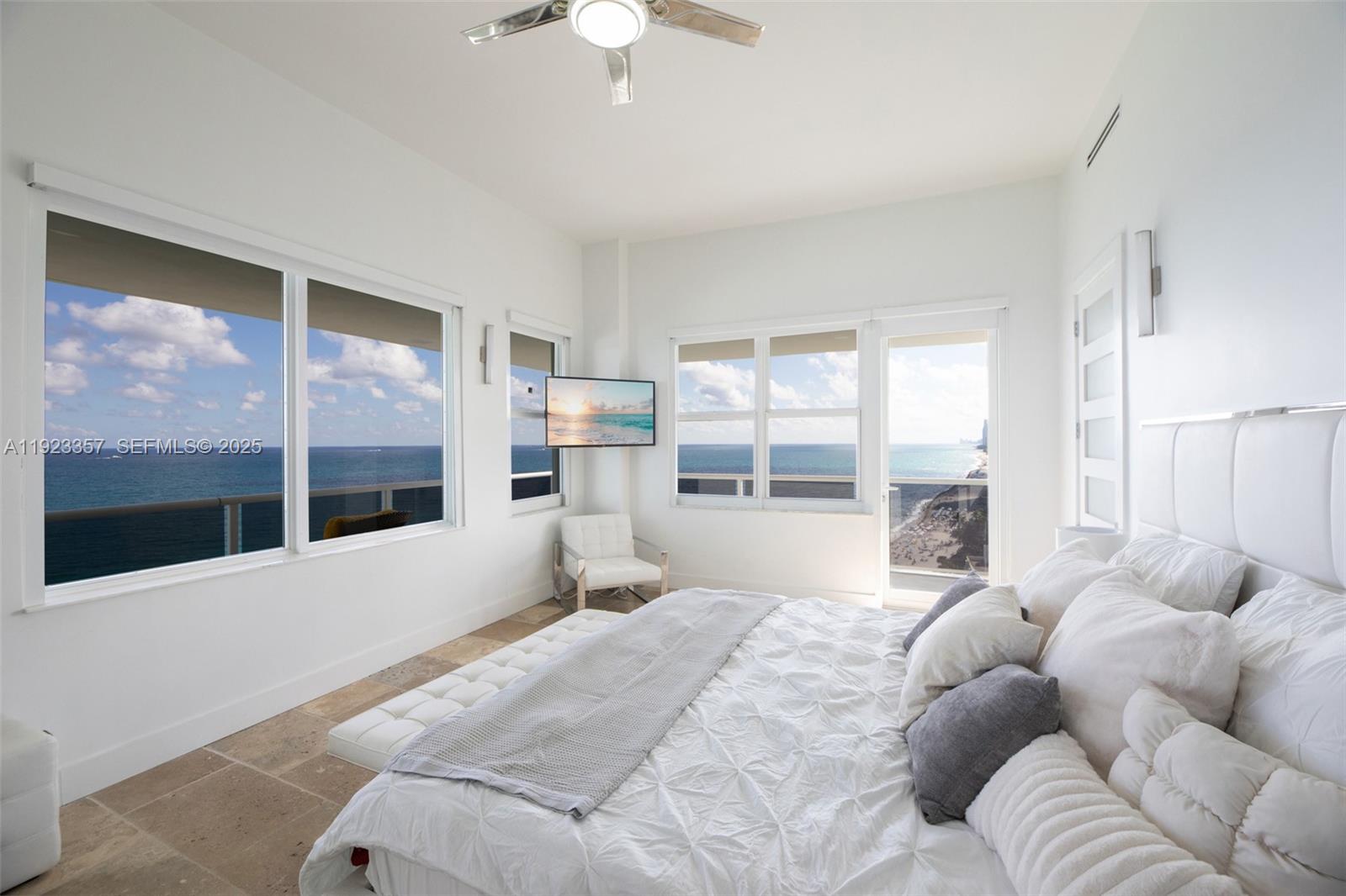 3725 S Ocean Dr PH02