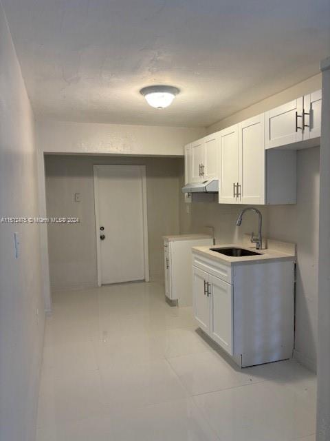 Gorgeously renovated 2 bedroom / 1 bath located in the heart of Fort Lauderdale. This unit is tiled throughout & bares brand new panda kitchen cabinets with stainless steel appliances. Recessed lighting & updated bathroom. Huge yard space & 1 assigned parking. Wall in AC units. Requirements are as follows: 1st Month ($1700), Security Deposit ($3400), Last 2 months of verifiable income, Color copy of photo ID. Voucher Recipients encouraged to apply. 48-72hr approval.