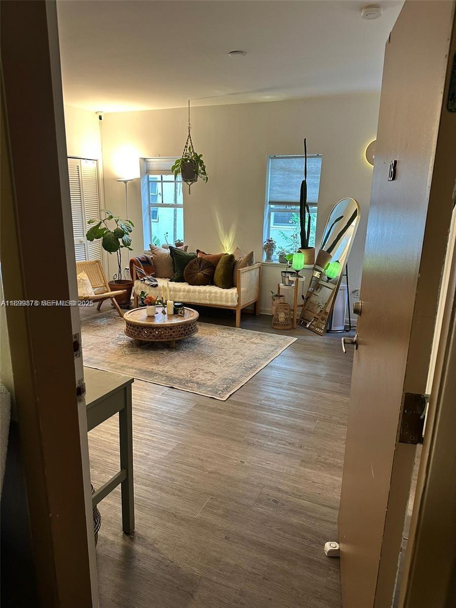 DORANN CONDO - Residential