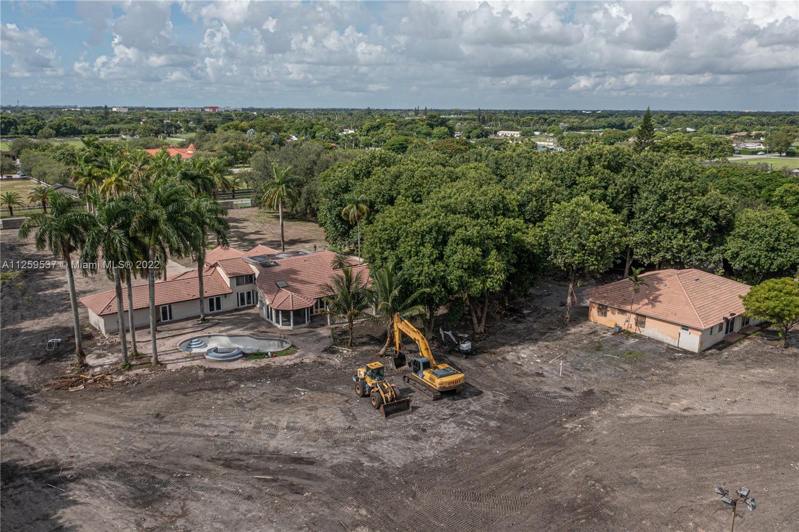 horse country - Residential