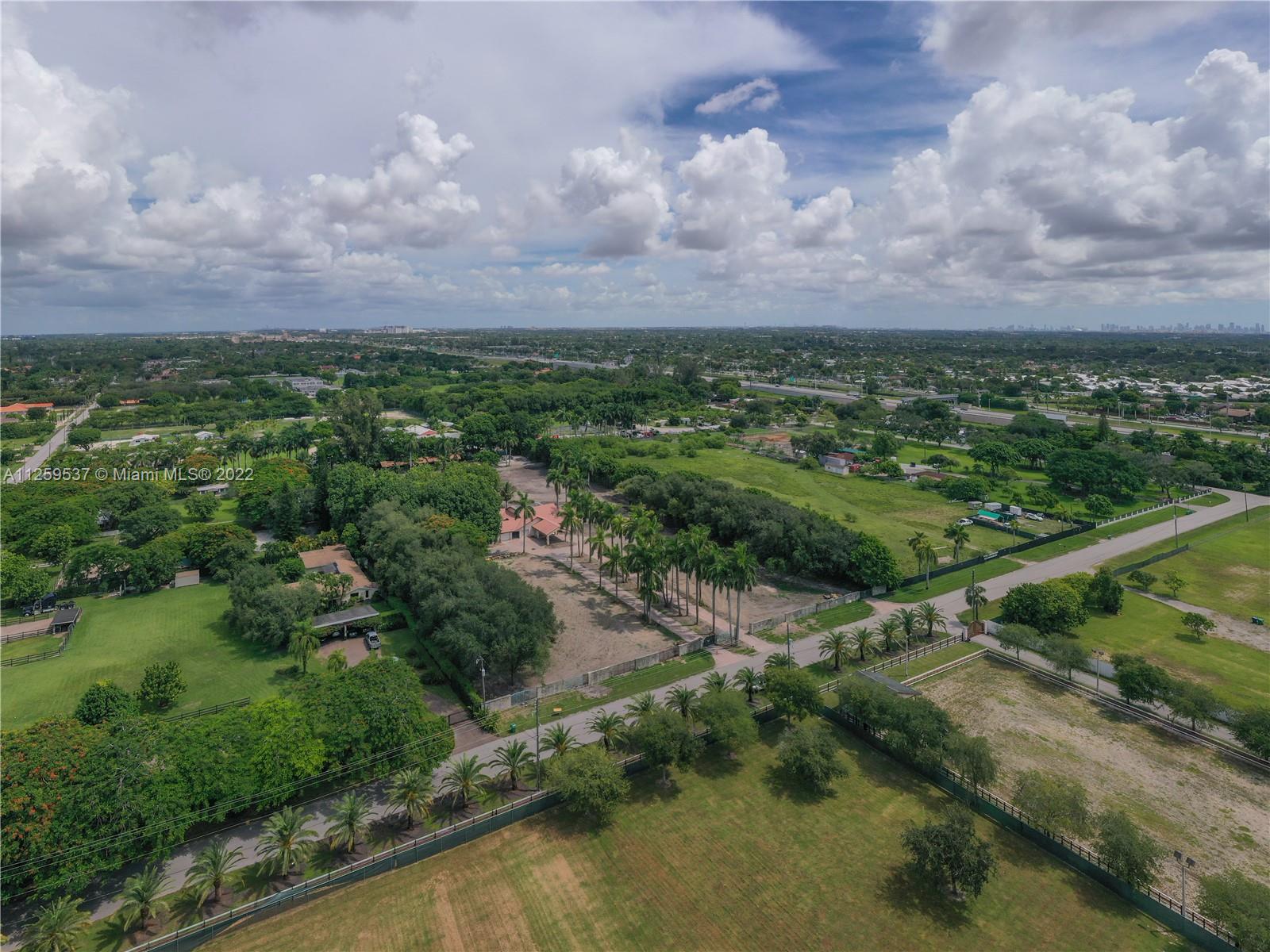 horse country - Residential