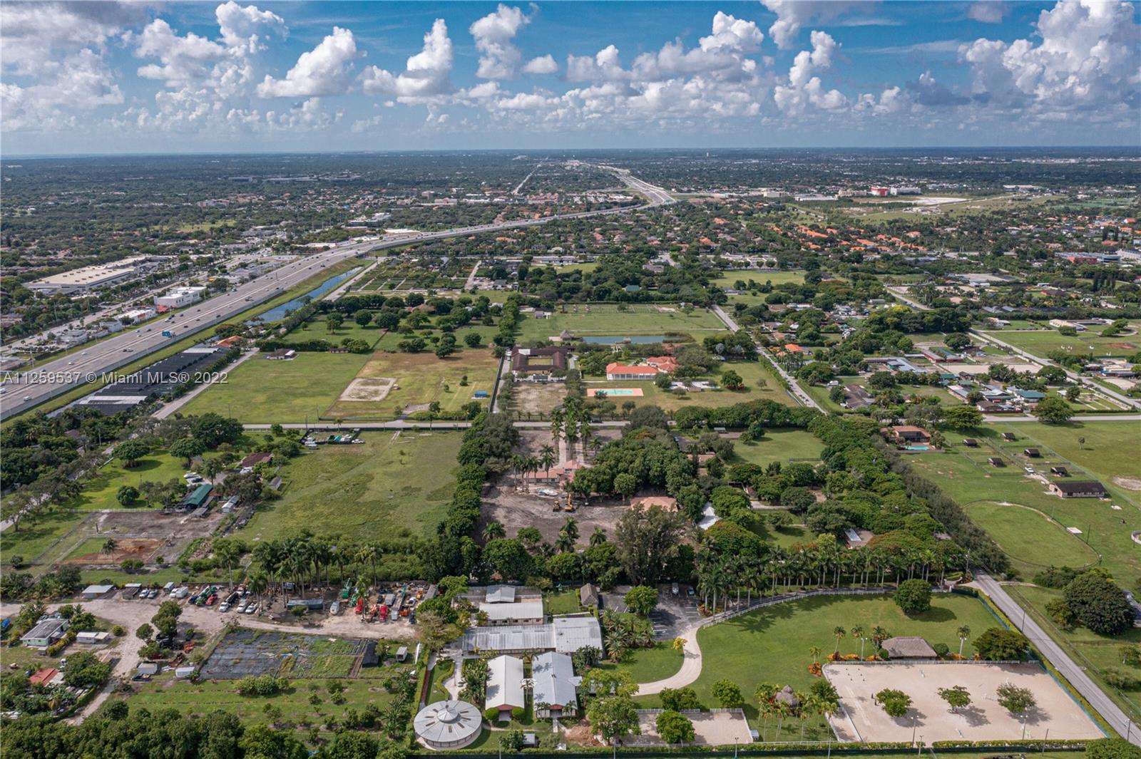 horse country - Residential