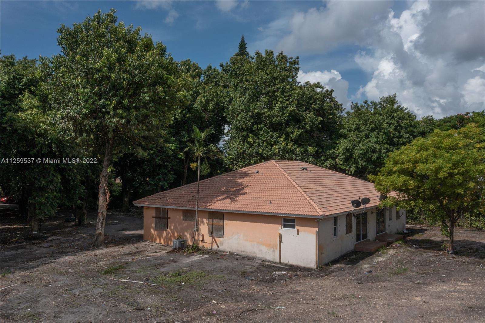 horse country - Residential