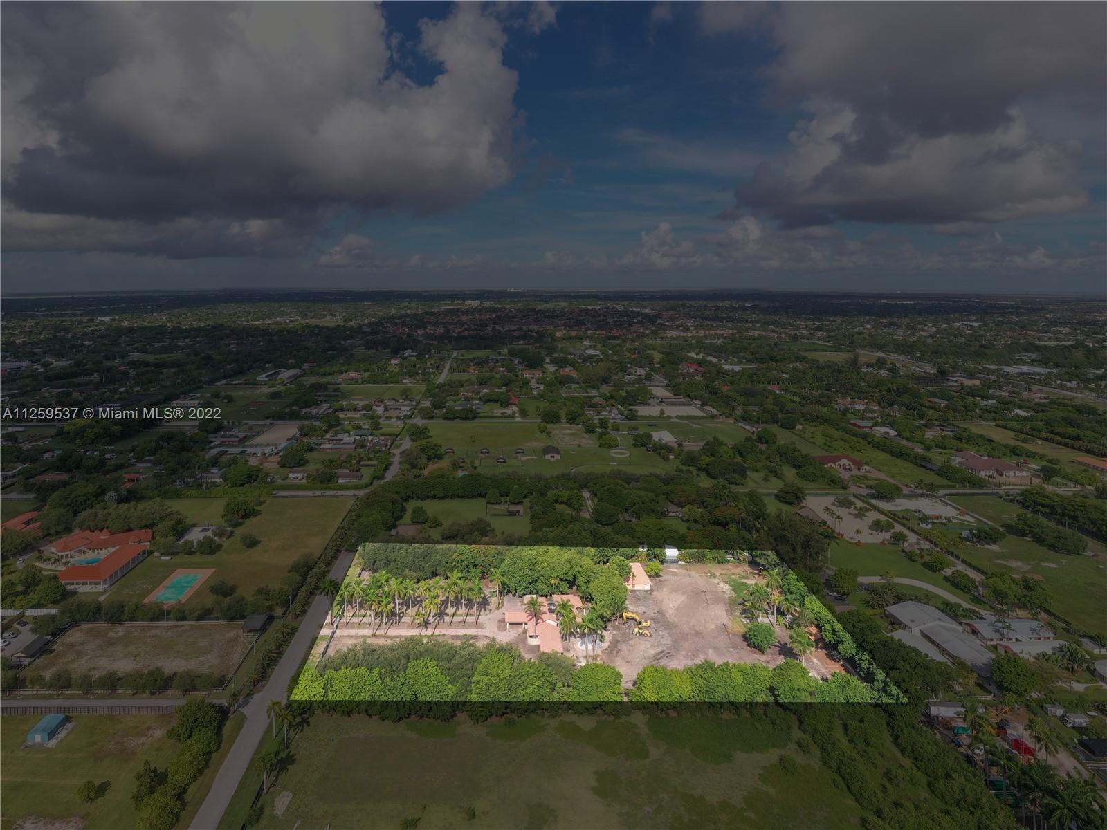 horse country - Residential