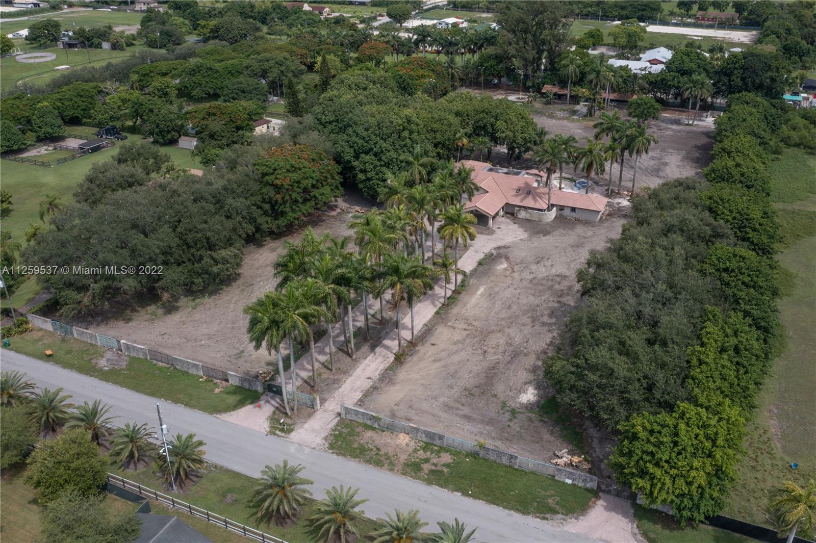 horse country - Residential