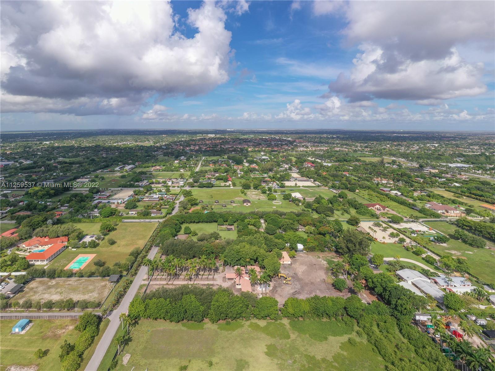 horse country - Residential