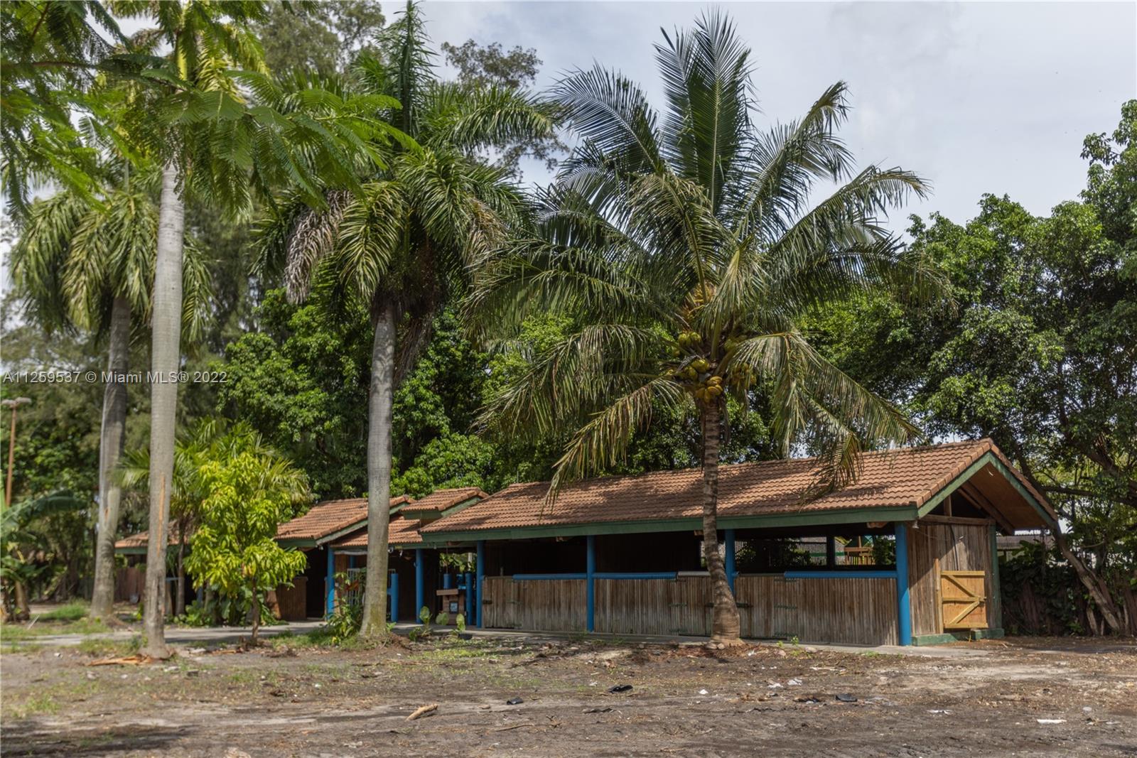 horse country - Residential