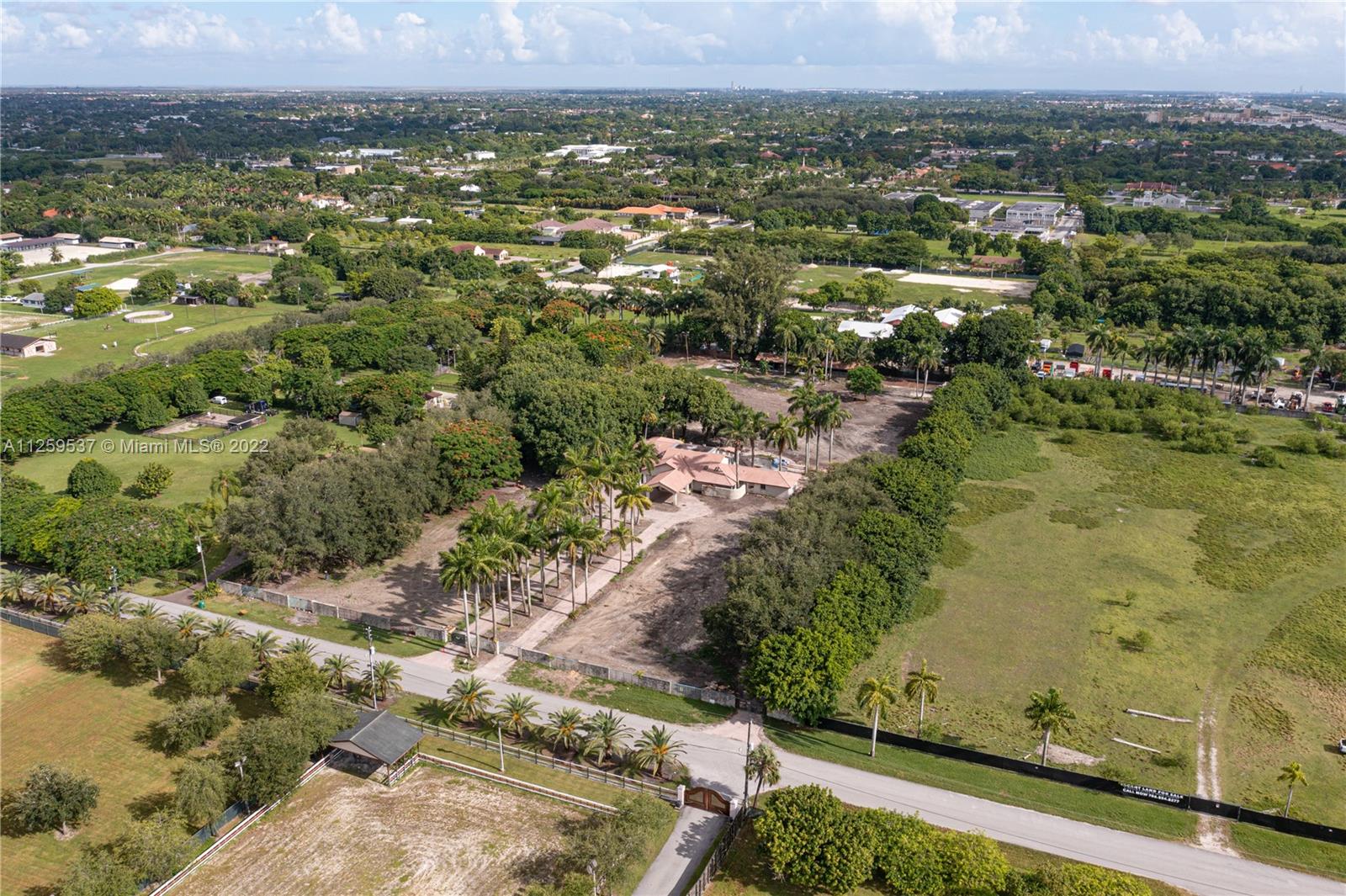 horse country - Residential