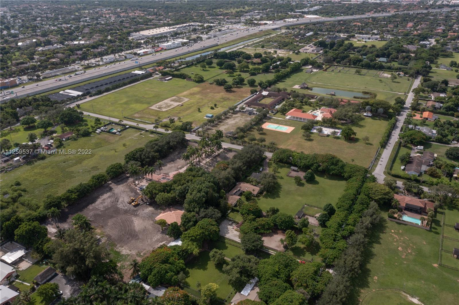 horse country - Residential