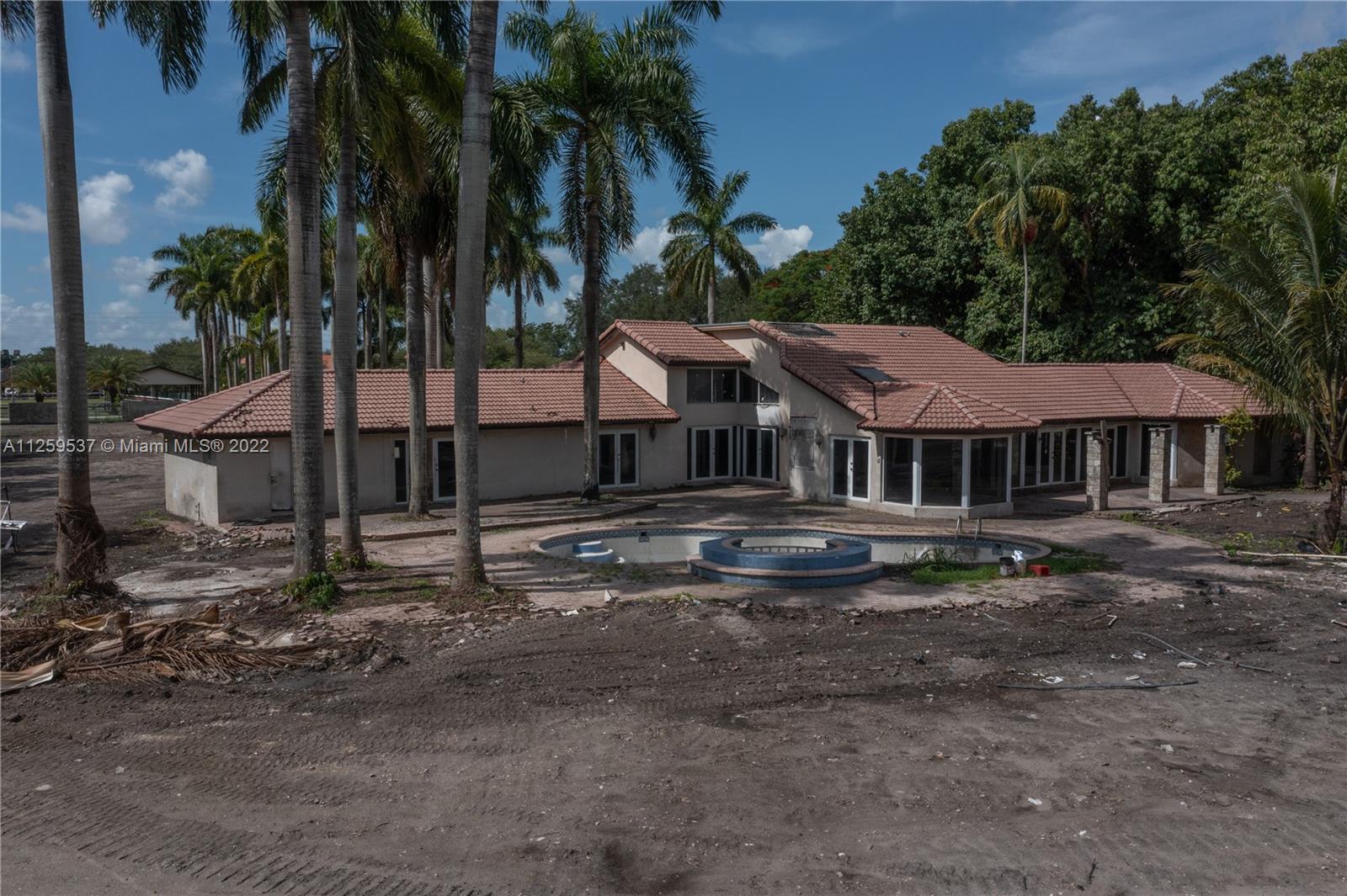 horse country - Residential