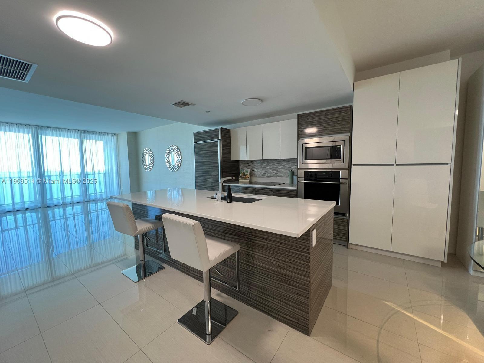 ICON BAY CONDO - Residential Lease