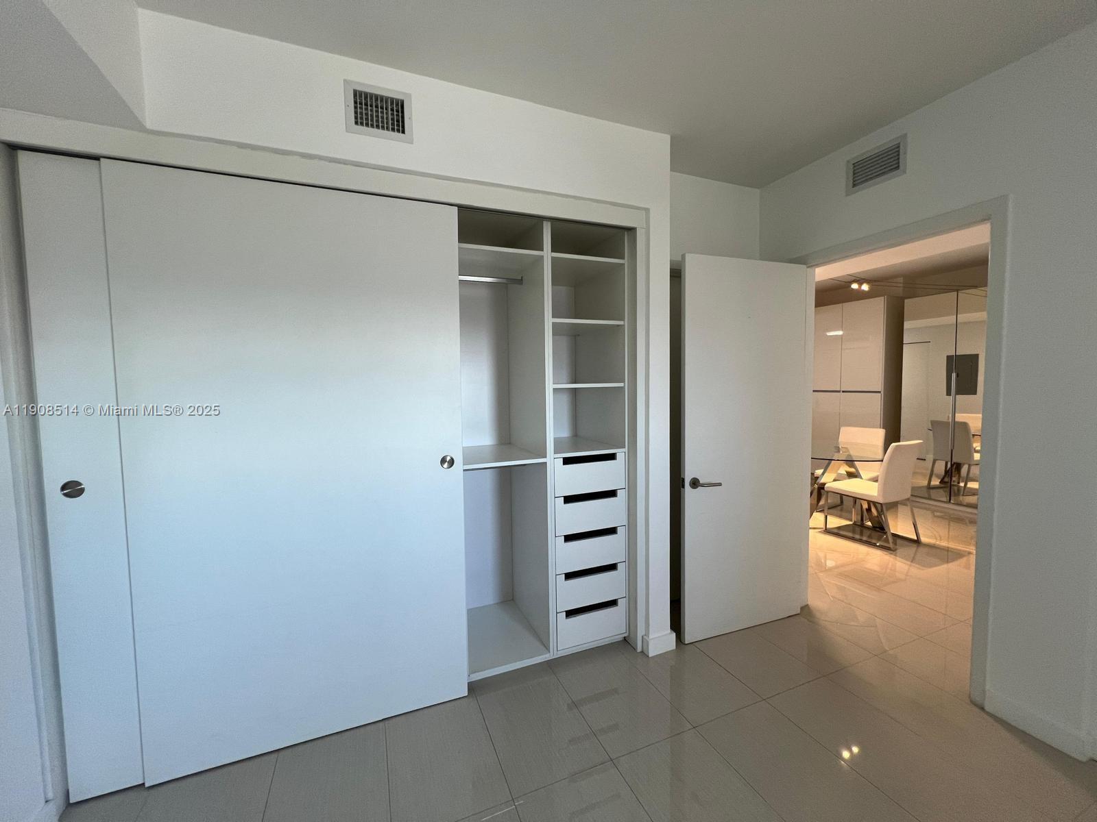 ICON BAY CONDO - Residential Lease
