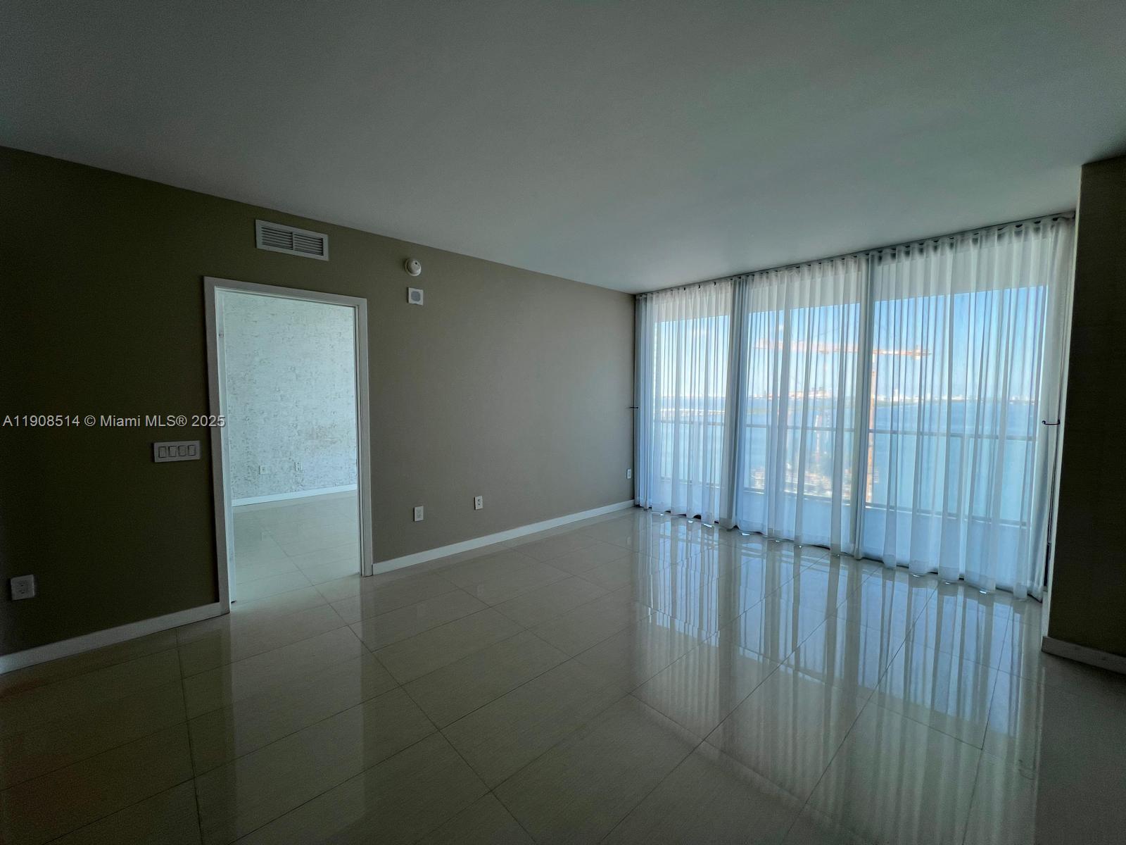 ICON BAY CONDO - Residential Lease