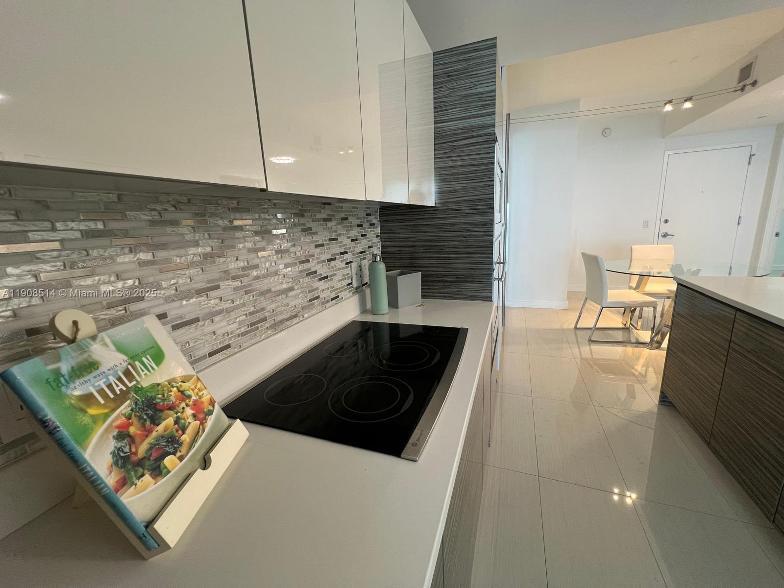 ICON BAY CONDO - Residential Lease