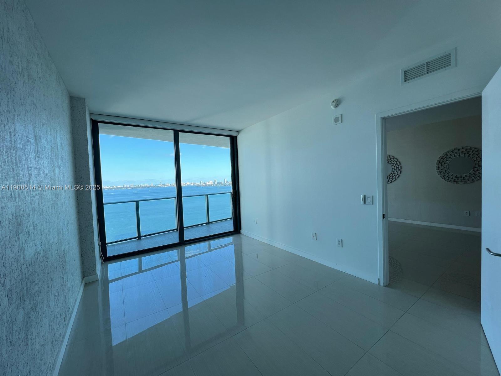 ICON BAY CONDO - Residential Lease