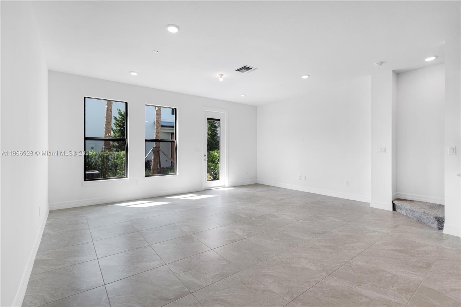 AMERICAN EXPRESS TRACT - Residential Lease