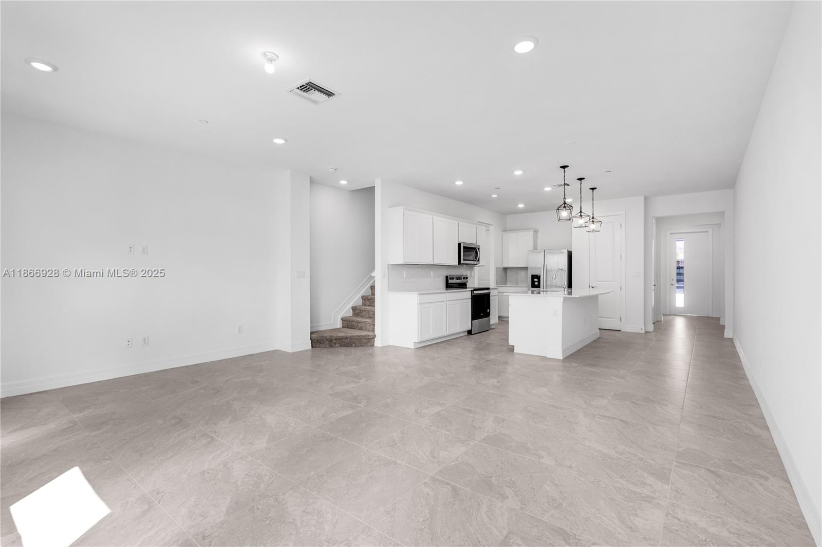 AMERICAN EXPRESS TRACT - Residential Lease