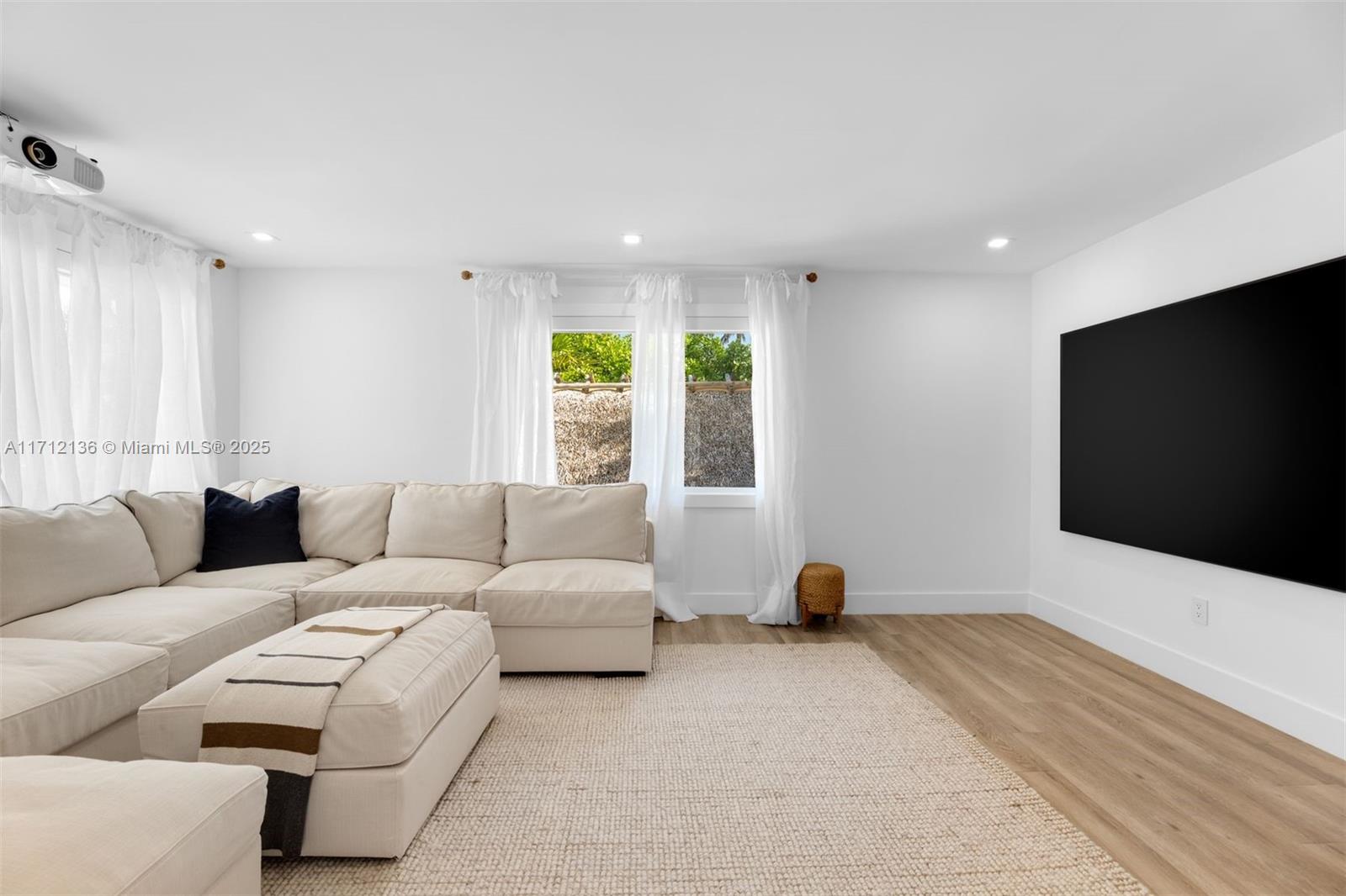 HOLIDAY COLONY - Residential