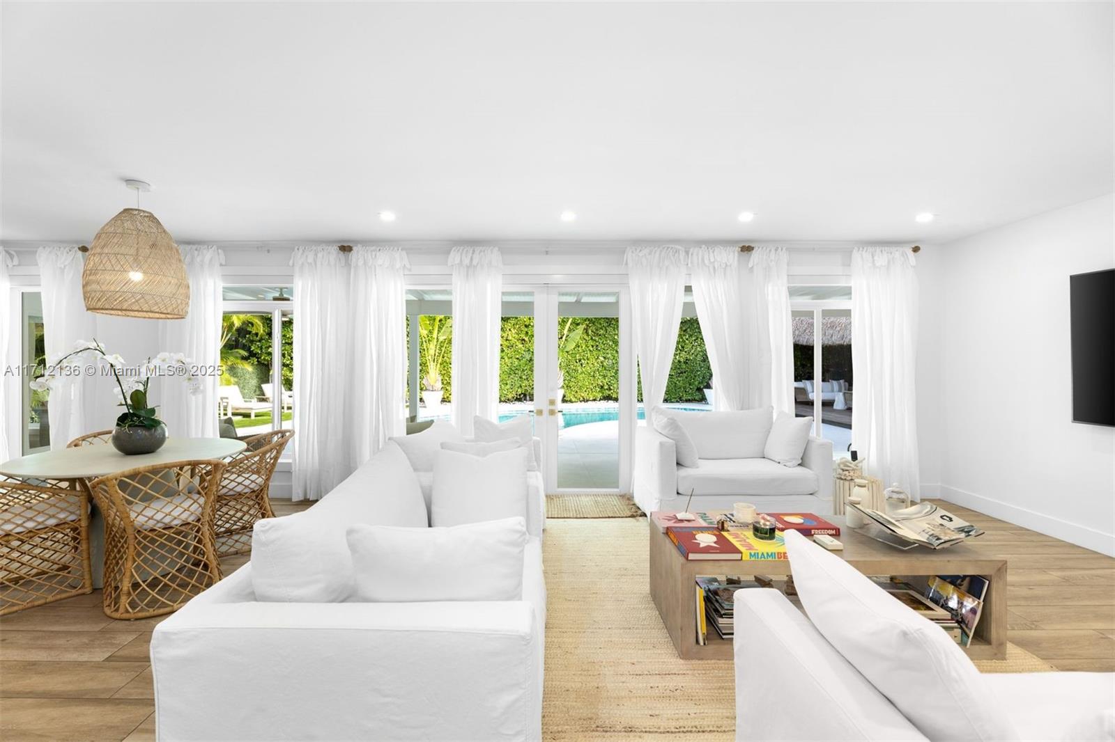 HOLIDAY COLONY - Residential