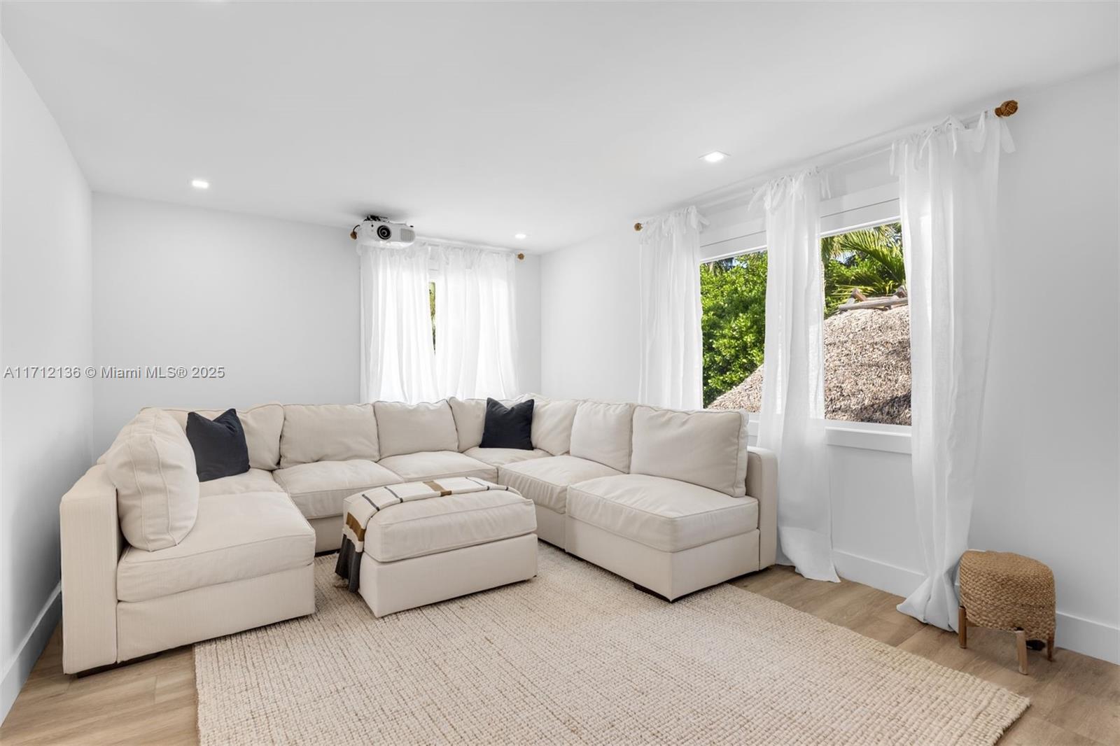 HOLIDAY COLONY - Residential