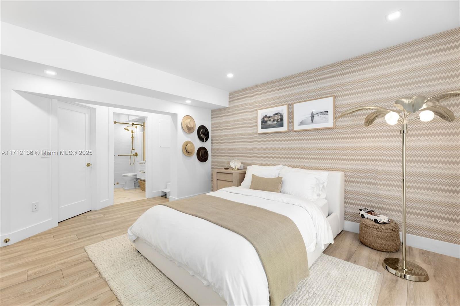 HOLIDAY COLONY - Residential