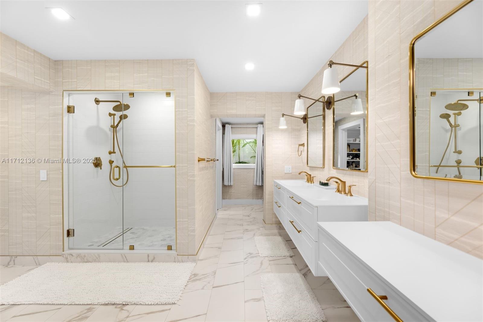 HOLIDAY COLONY - Residential