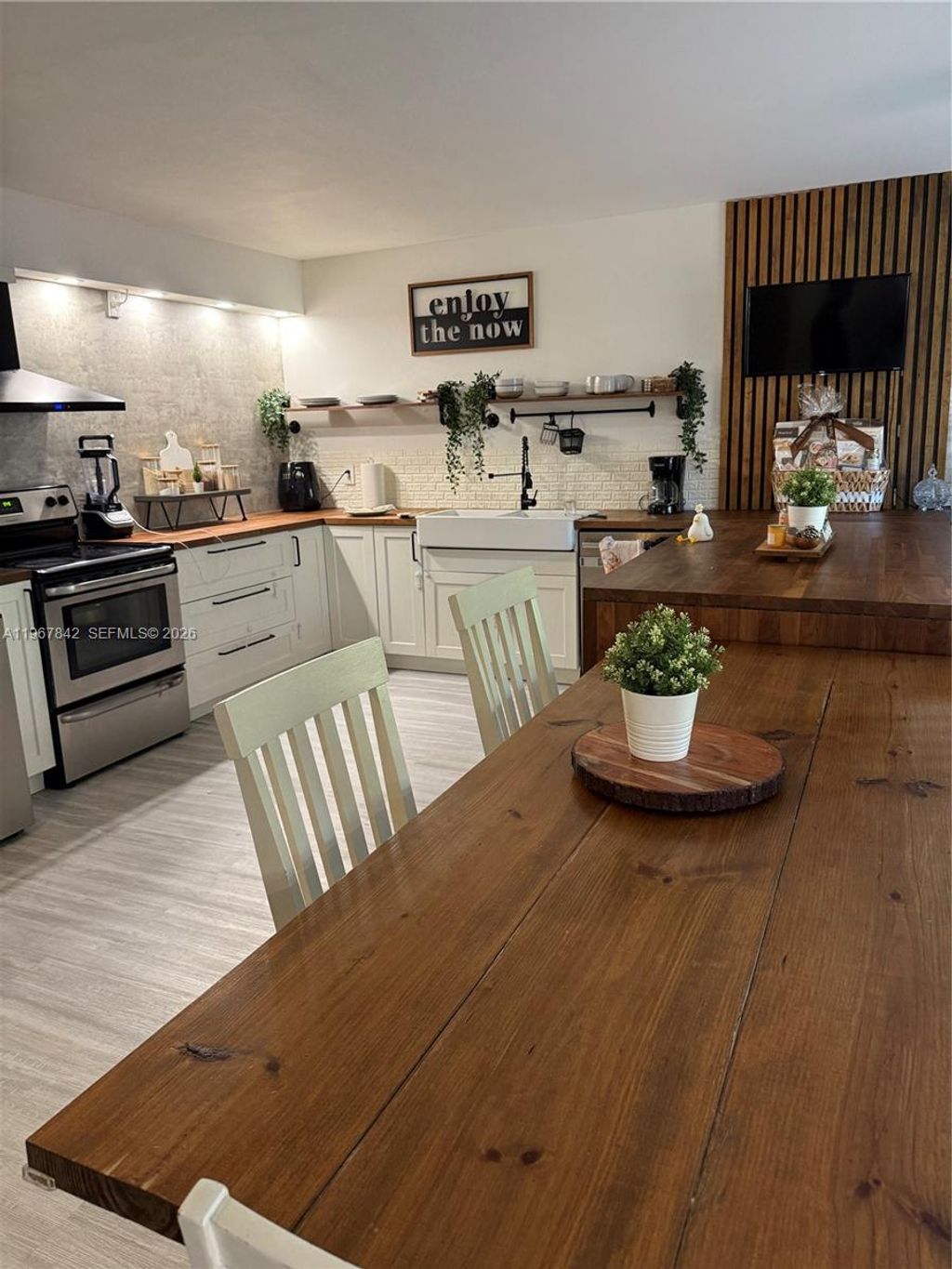 Photo of 283 Woodland Rd #283, Palm Springs, FL 33461 (MLS # A11967842)