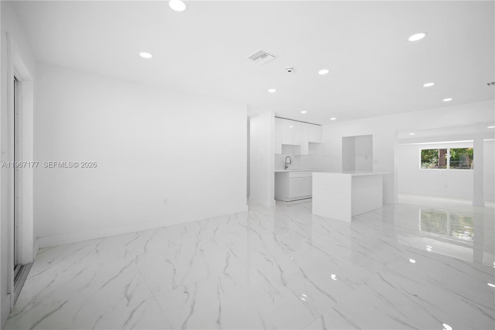 MOFFATVILLE - Residential