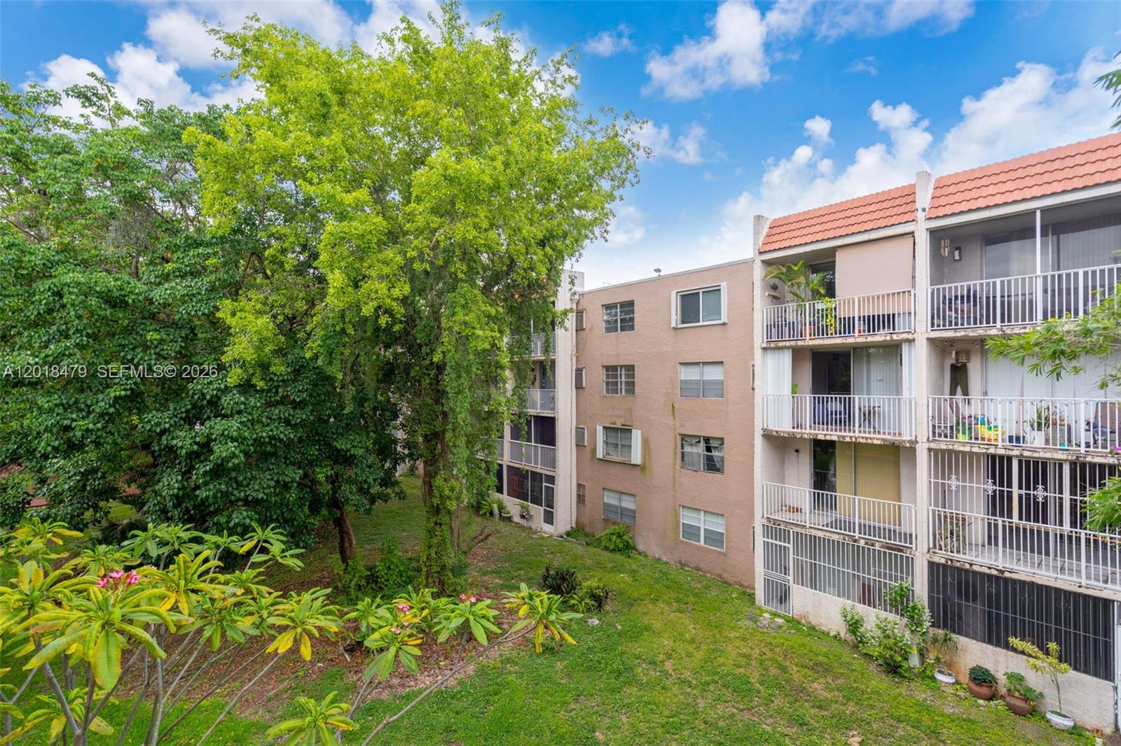 SUMMIT CHASE CONDO - Residential