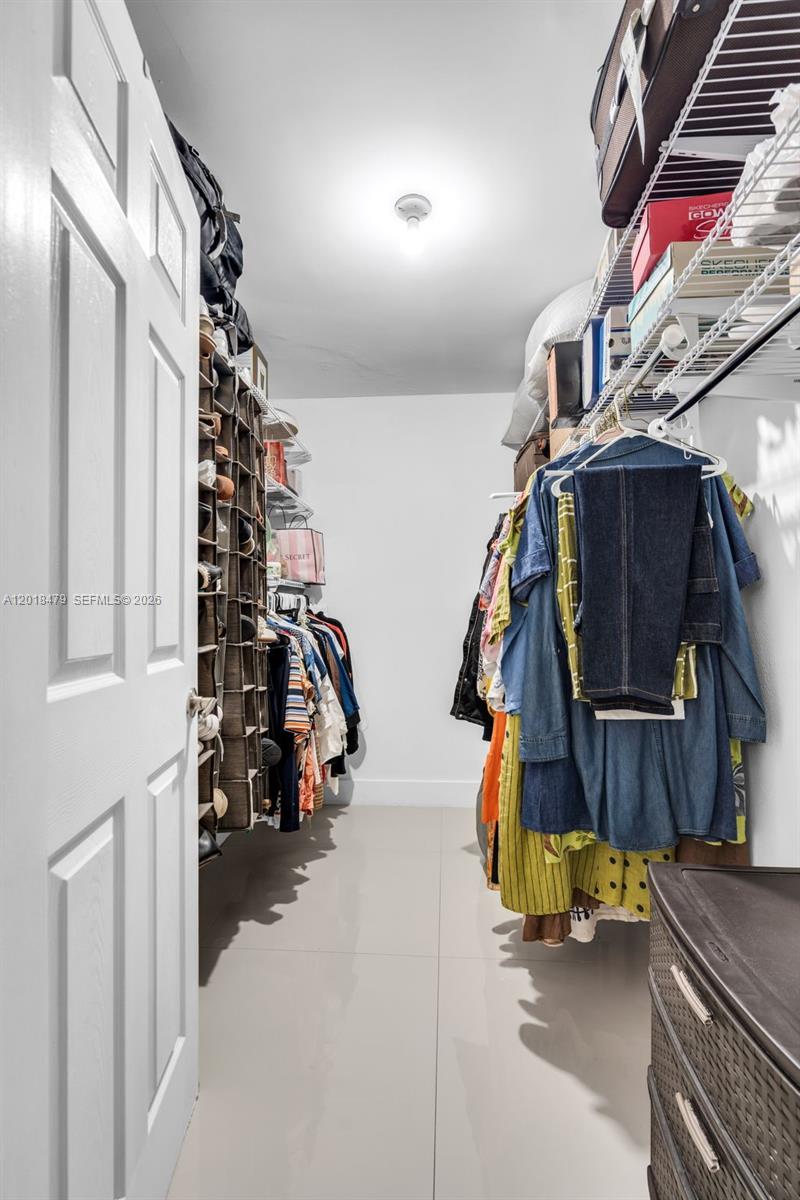 SUMMIT CHASE CONDO - Residential