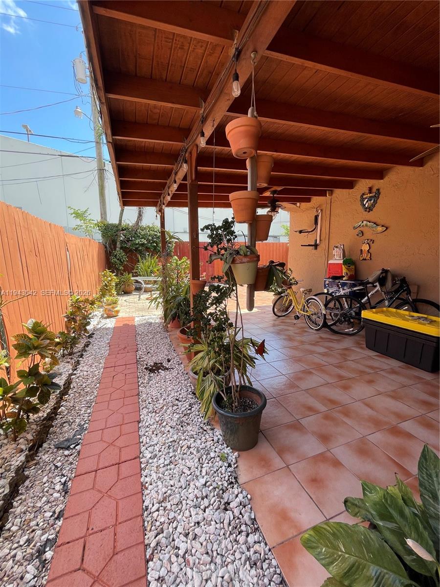 AUBURNDALE TAMIAMI TRAIL - Residential Income