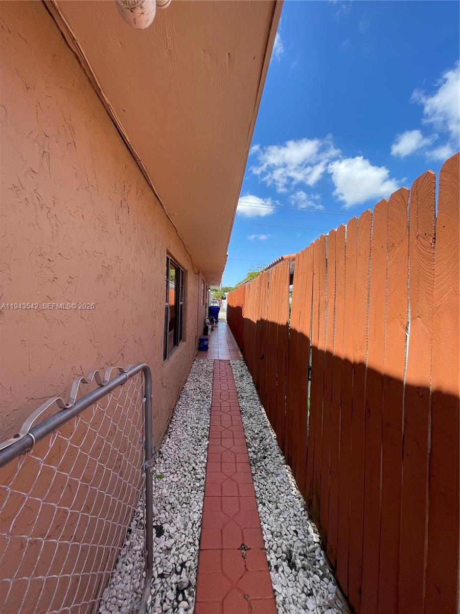 AUBURNDALE TAMIAMI TRAIL - Residential Income