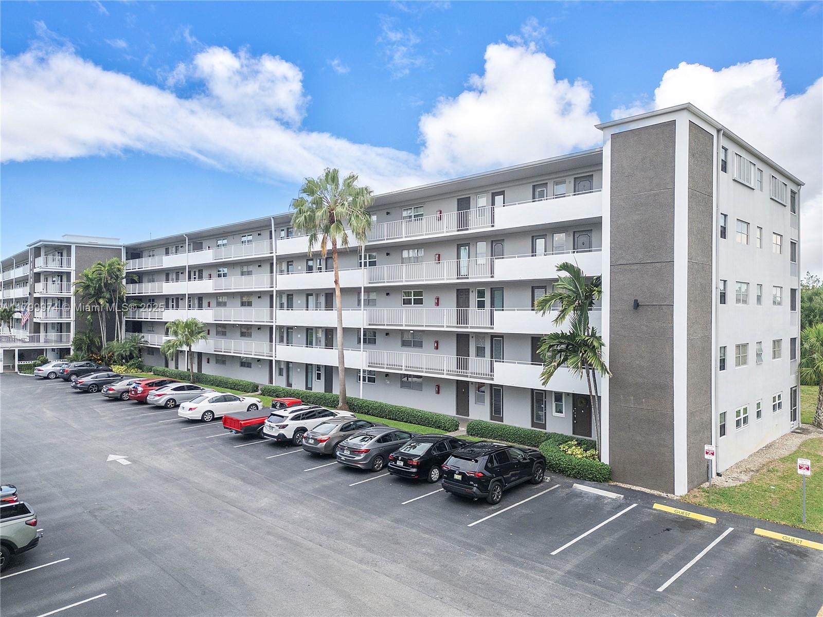 Property for Sale at 4800 Hillcrest Ln 503, Hollywood, Broward County, Florida - Bedrooms: 3 
Bathrooms: 4  - $375,000