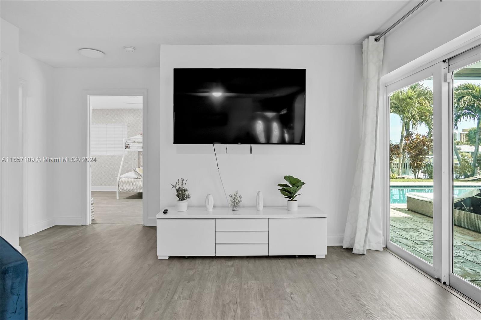 GOLF ESTATES - Residential Lease