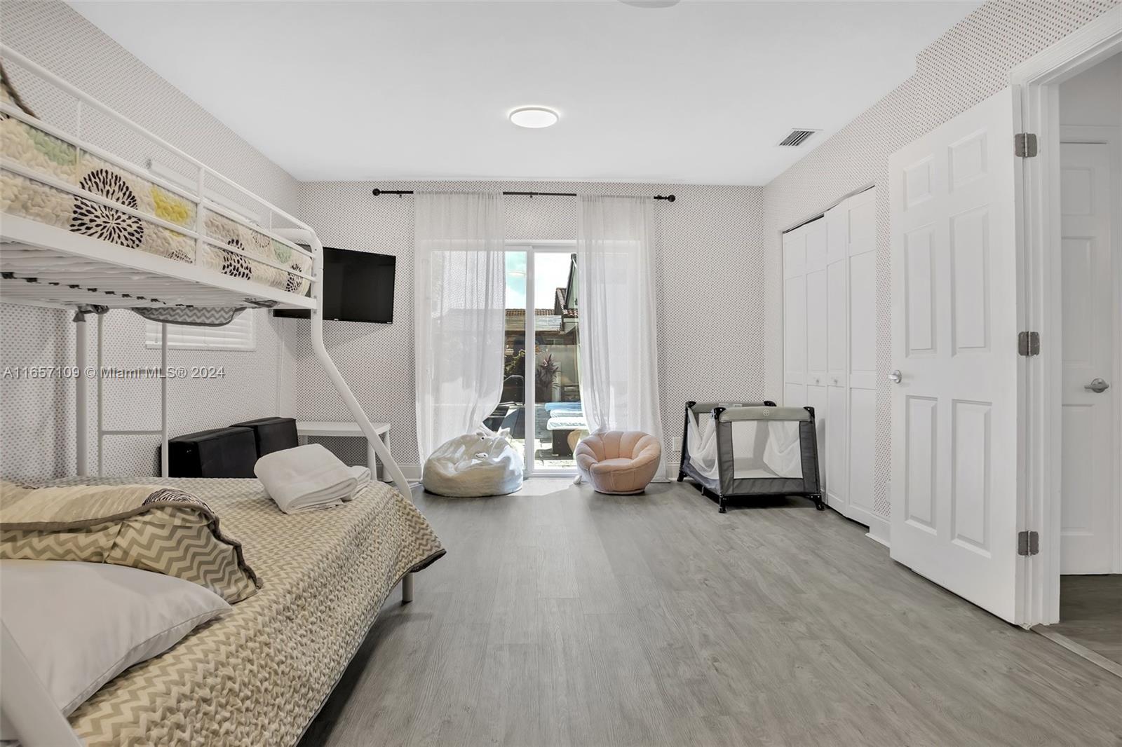 GOLF ESTATES - Residential Lease